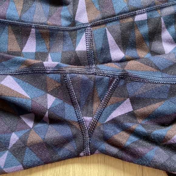 Lululemon wonder under size 6 - Picture 5 of 5